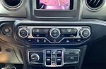 2023 Jeep Gladiator Crew Cab 4x4 Pickup for sale #531587A - photo 16