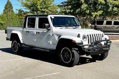 2020 Jeep Gladiator Crew Cab 4WD Pickup for sale #538985A - photo 2