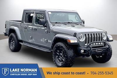 Used 2022 Jeep Gladiator - photo 1
