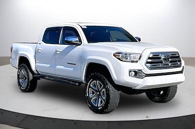 Used 2019 Toyota Tacoma - photo 1