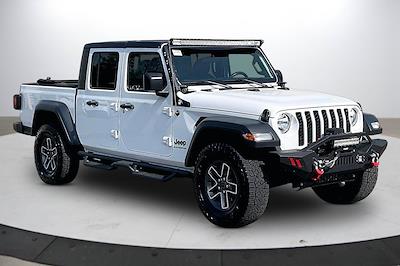 Used 2023 Jeep Gladiator - photo 1