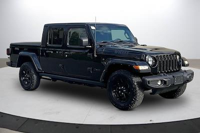 Used 2021 Jeep Gladiator - photo 1
