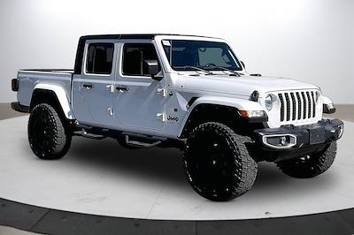 Used 2022 Jeep Gladiator - photo 2