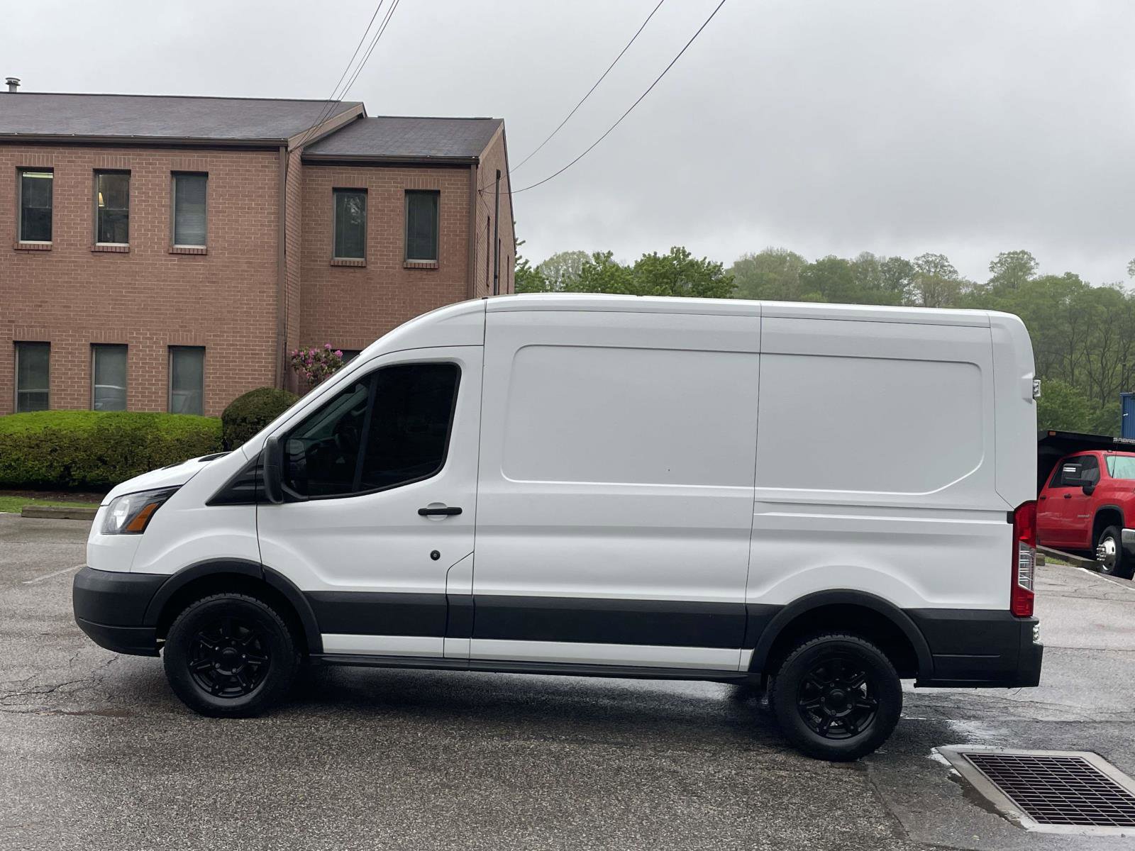Used 2017 Ford Transit 250 - photo 8
