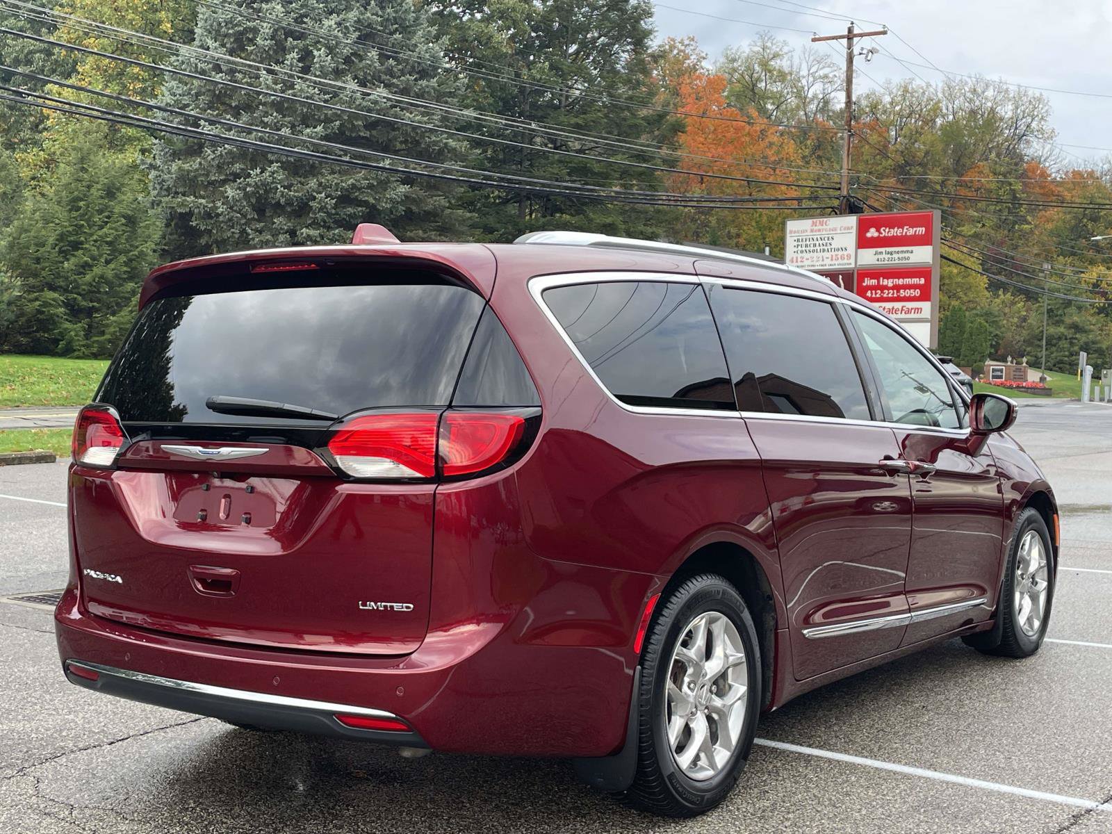 Used 2017 Chrysler Pacifica - photo 2