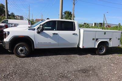 New 2025 GMC Sierra 3500 Pro Crew Cab Cab Chassis for sale #F251045 - photo 2