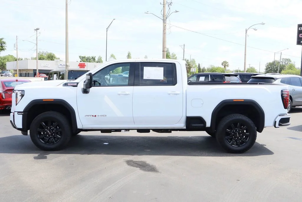 Used 2025 GMC Sierra 2500 - photo 8