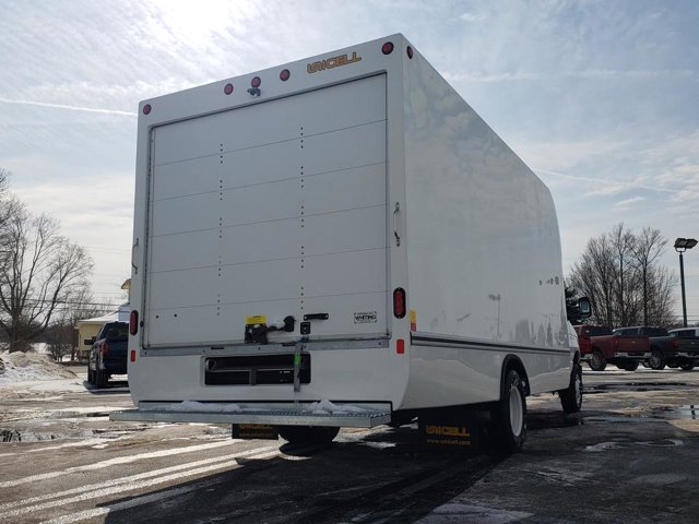 New 2026 Ford E-450 - photo 8