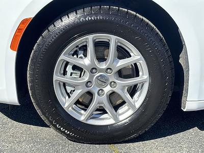 Used 2024 Chrysler Pacifica - photo 1