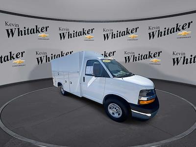 Used 2025 Chevrolet Express 3500 - photo 1
