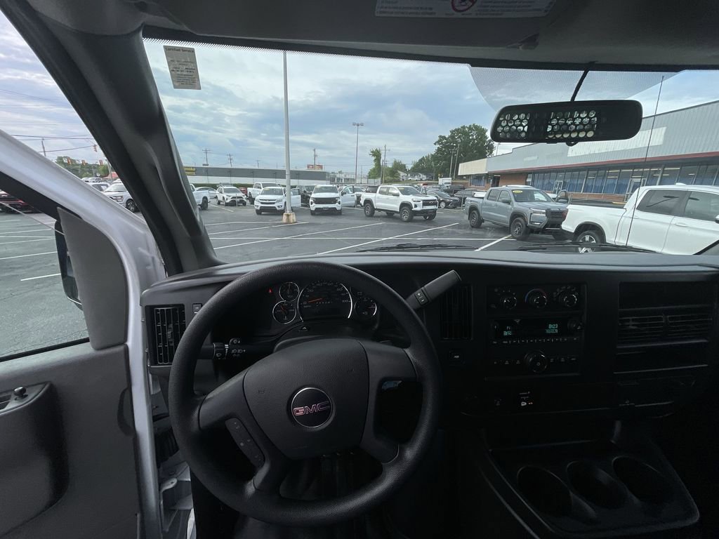 Used 2025 GMC Savana 2500 - photo 12