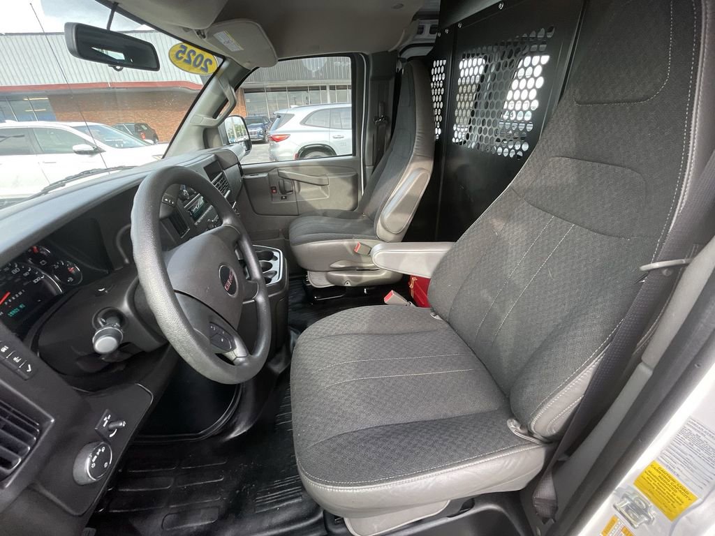 Used 2025 GMC Savana 2500 - photo 19