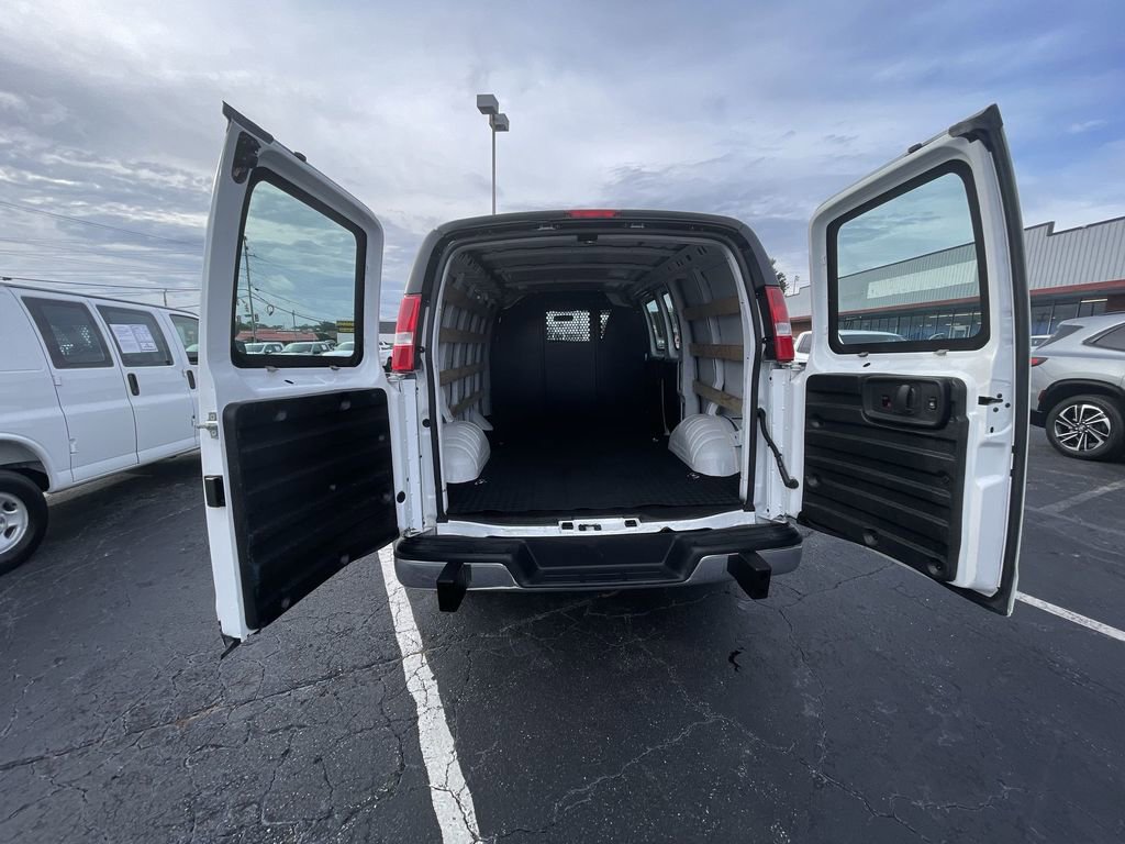 Used 2025 GMC Savana 2500 - photo 24