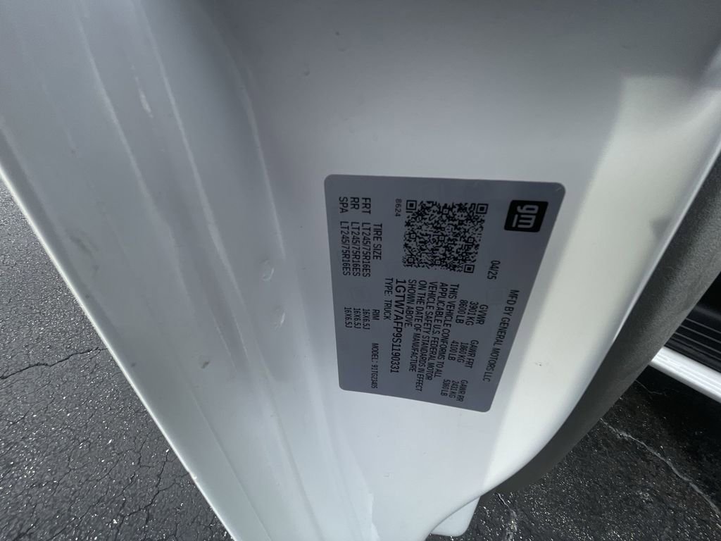 Used 2025 GMC Savana 2500 - photo 30