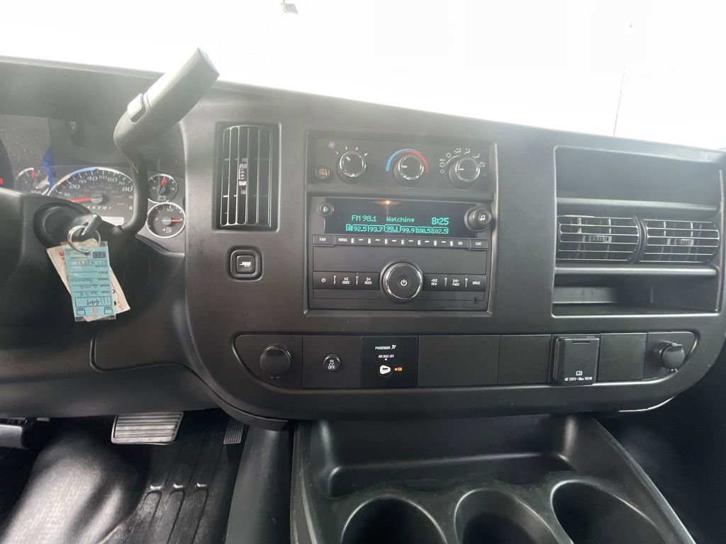 Used 2025 GMC Savana 2500 - photo 31