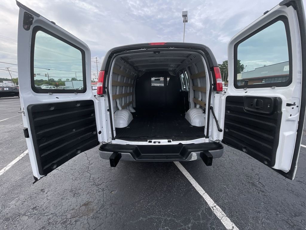 Used 2025 Chevrolet Express 2500 - photo 24