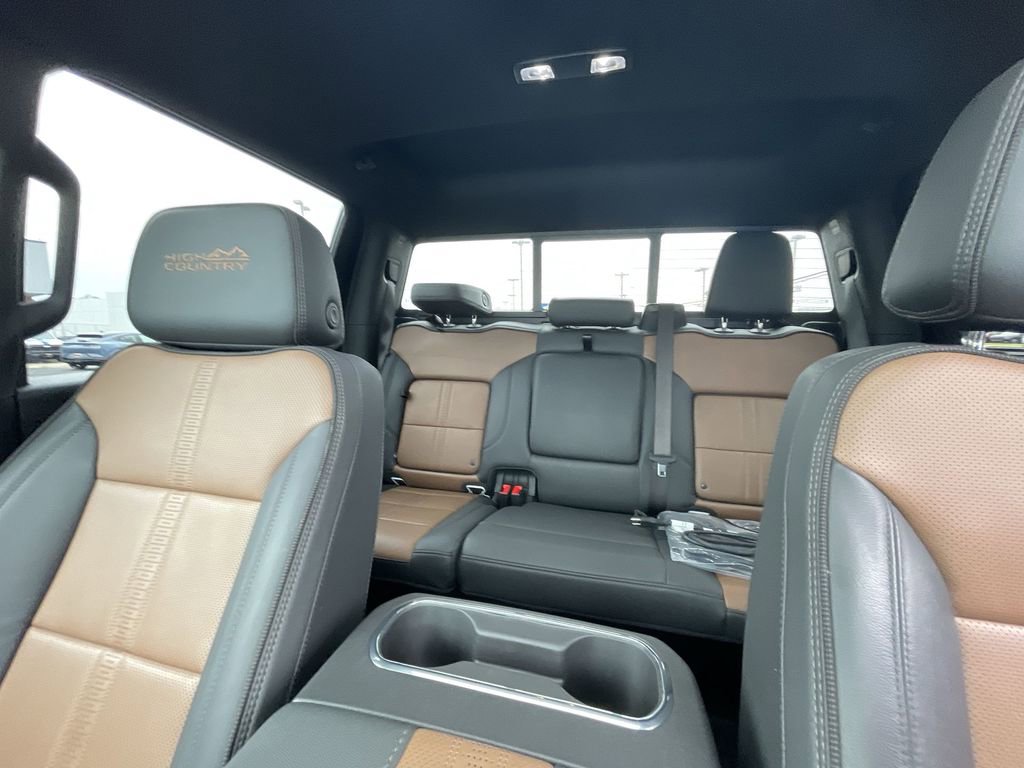 Used 2025 Chevrolet Silverado 2500 - photo 22