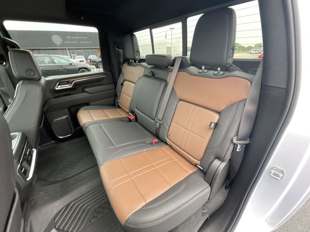 Used 2025 Chevrolet Silverado 2500 - photo 27