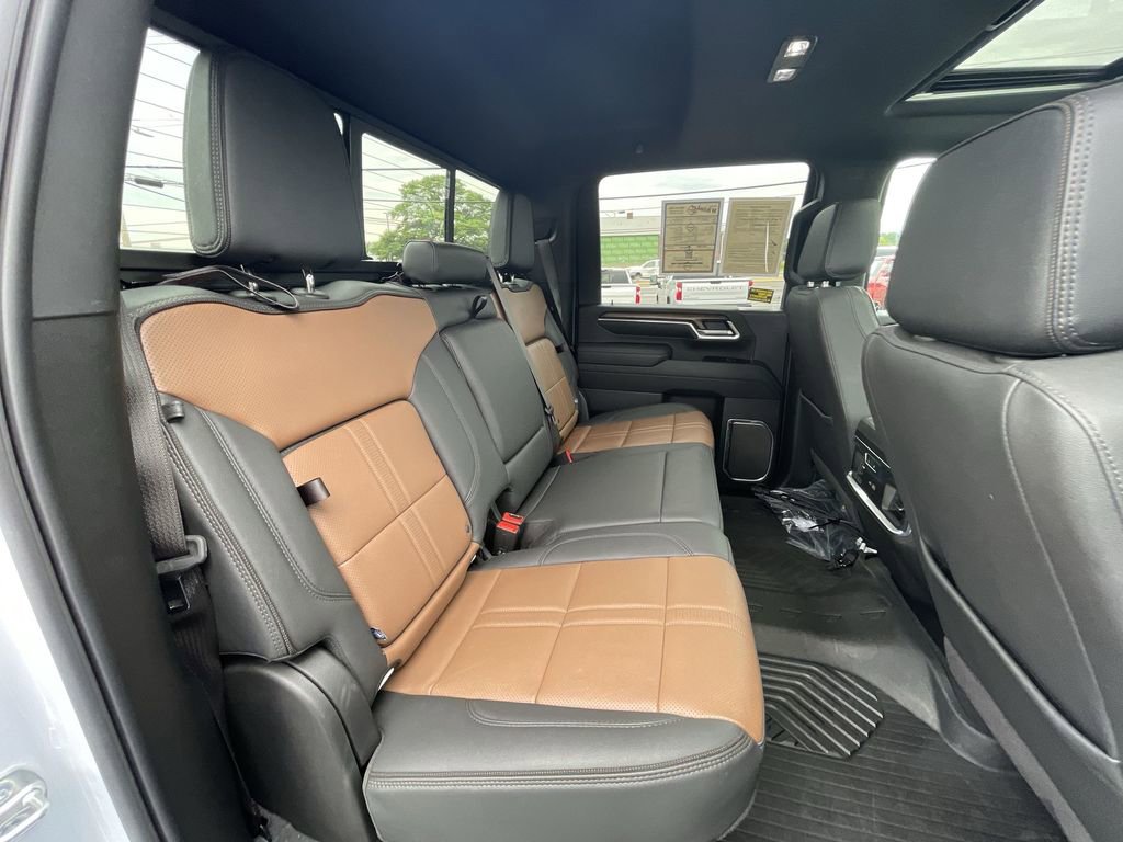 Used 2025 Chevrolet Silverado 2500 - photo 29