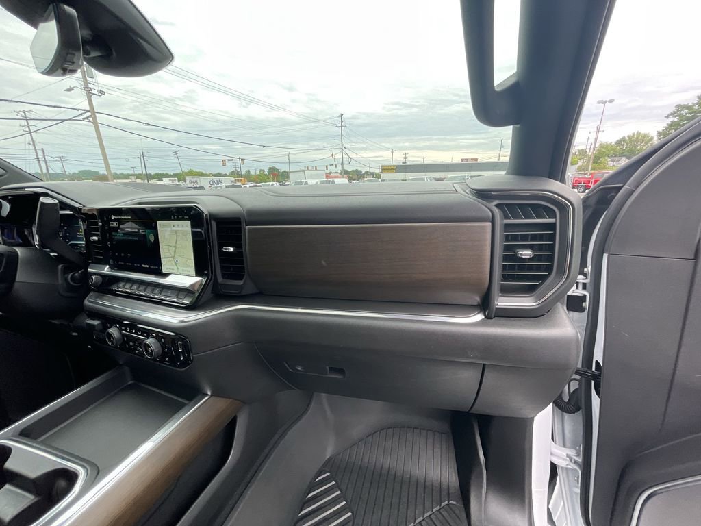 Used 2025 Chevrolet Silverado 2500 - photo 31