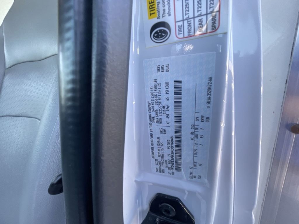Used 2023 Ford E-350 - photo 29