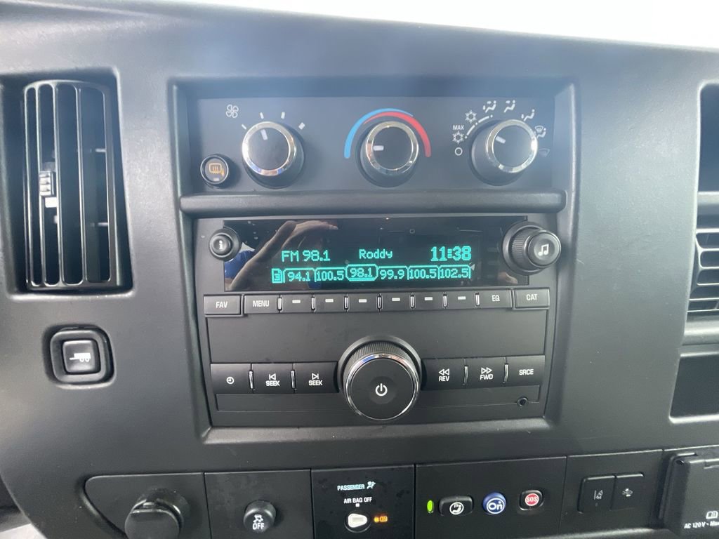 Used 2025 Chevrolet Express 3500 - photo 16