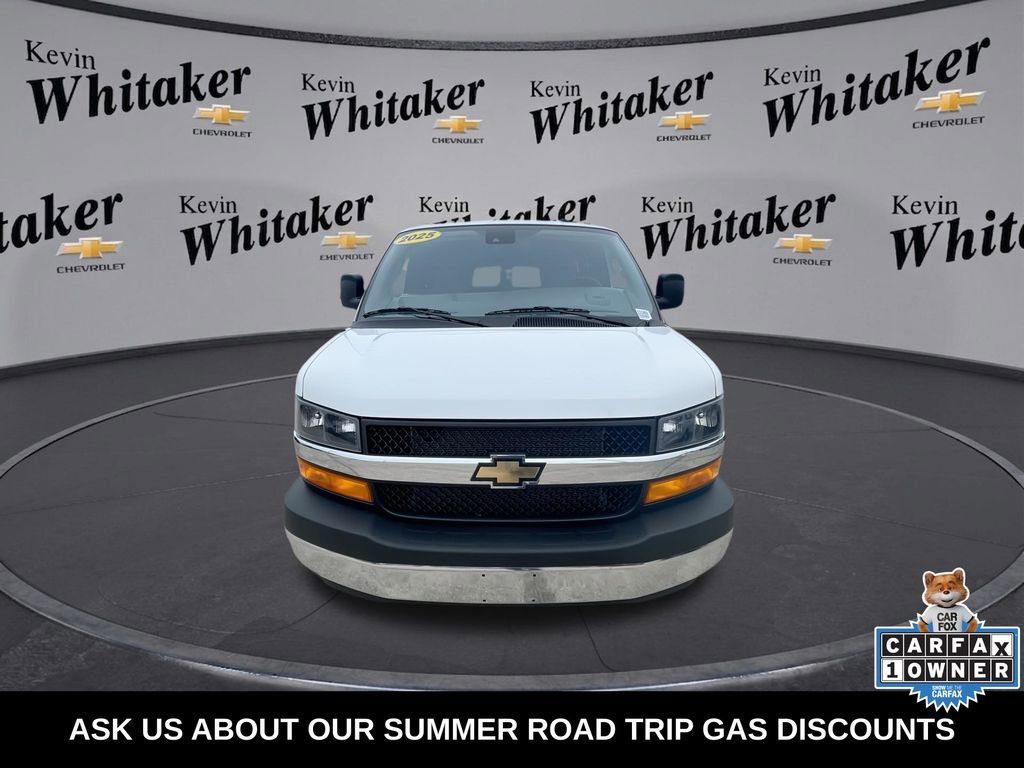 Used 2025 Chevrolet Express 3500 - photo 6