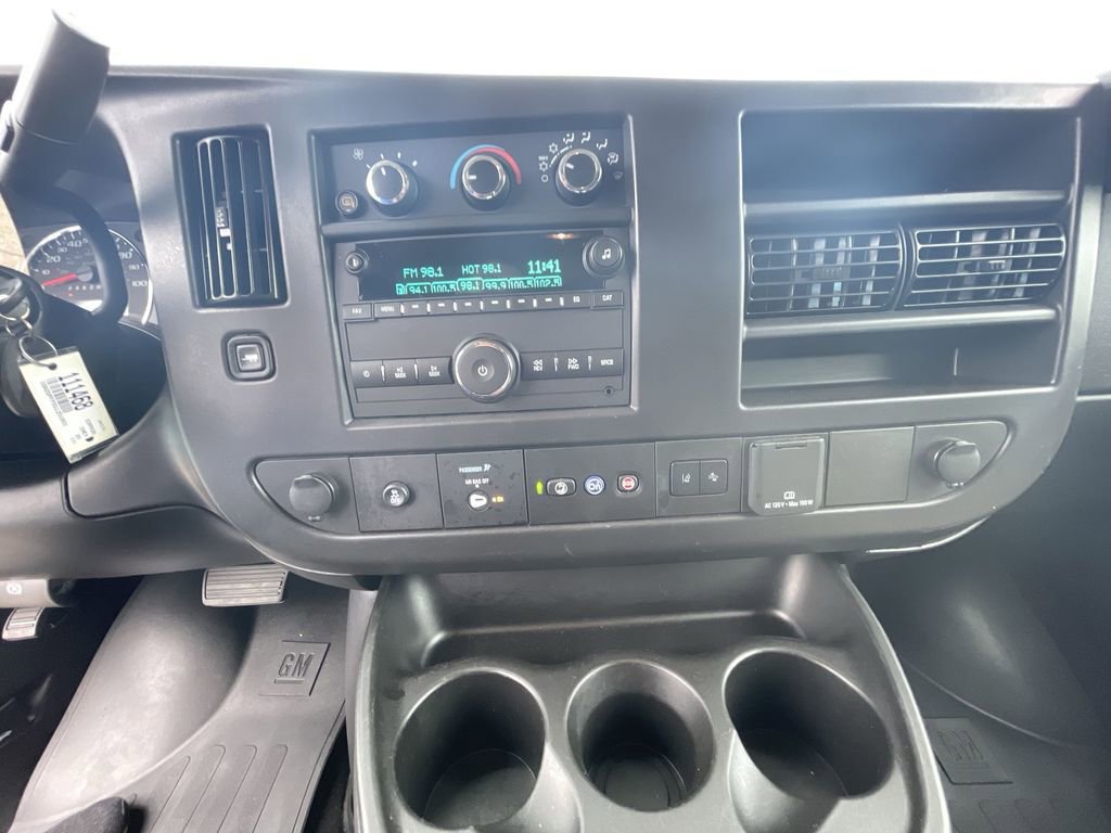Used 2025 Chevrolet Express 3500 - photo 34