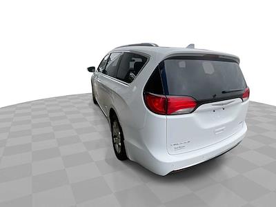 2017 Chrysler Pacifica FWD Minivan for sale #250648B - photo 2