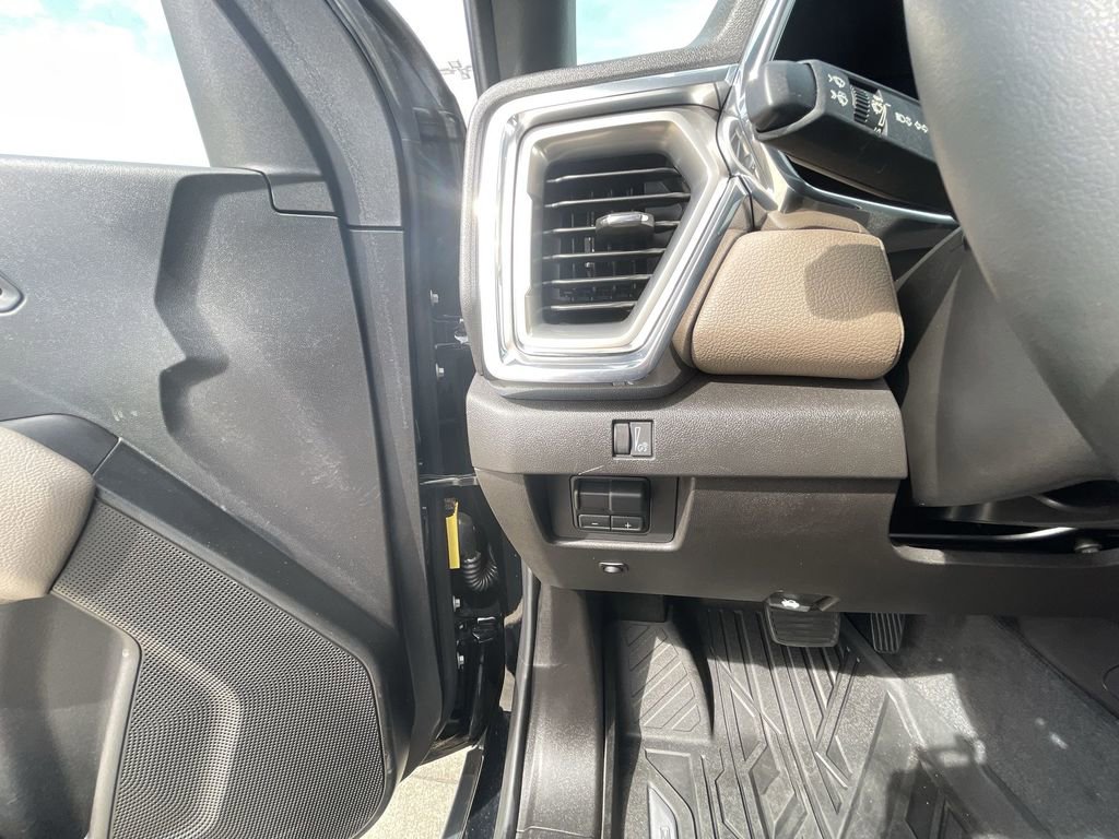 Used 2023 GMC Canyon - photo 18