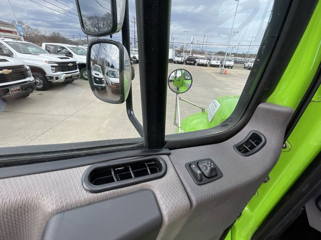 Used 2018 Freightliner M2 106 - photo 20