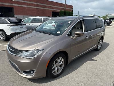 2017 Chrysler Pacifica FWD Minivan for sale #P09661 - photo 1