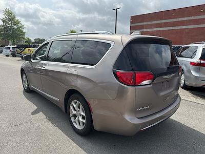 2017 Chrysler Pacifica FWD Minivan for sale #P09661 - photo 2
