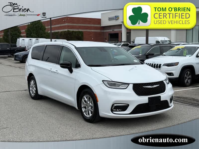 Used 2024 Chrysler Pacifica - photo 1