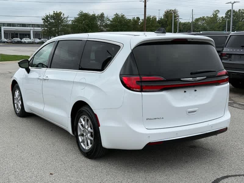 Used 2024 Chrysler Pacifica - photo 25