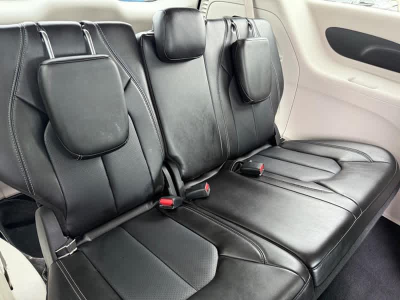 Used 2024 Chrysler Pacifica - photo 32