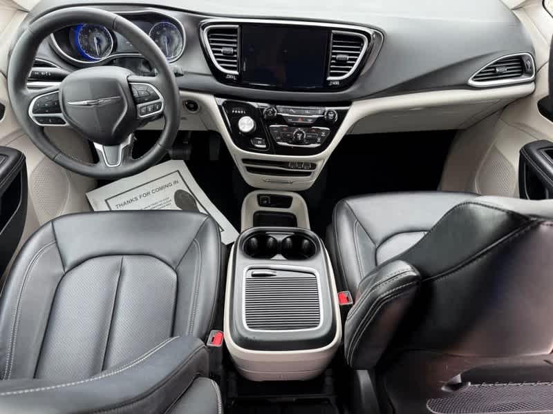Used 2024 Chrysler Pacifica - photo 33