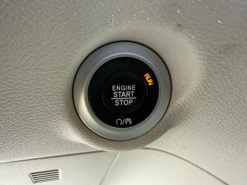 Used 2024 Chrysler Pacifica - photo 6