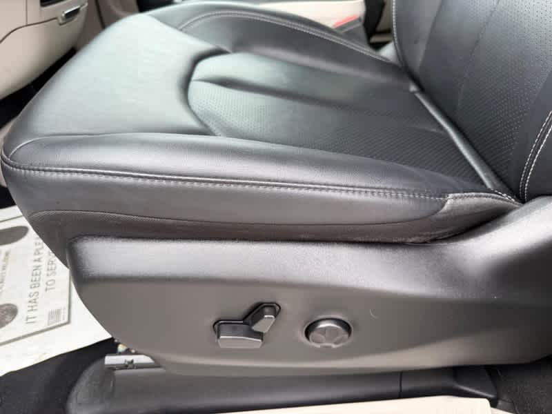 Used 2024 Chrysler Pacifica - photo 15