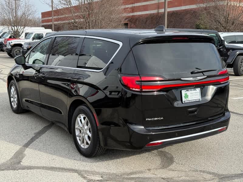 Used 2024 Chrysler Pacifica - photo 7