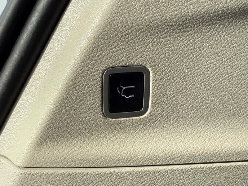 Used 2024 Chrysler Pacifica - photo 10
