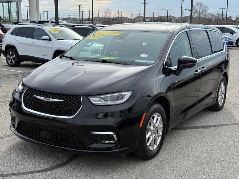 Used 2024 Chrysler Pacifica - photo 11