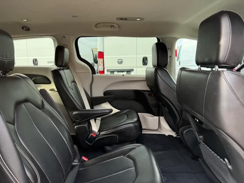 Used 2024 Chrysler Pacifica - photo 13