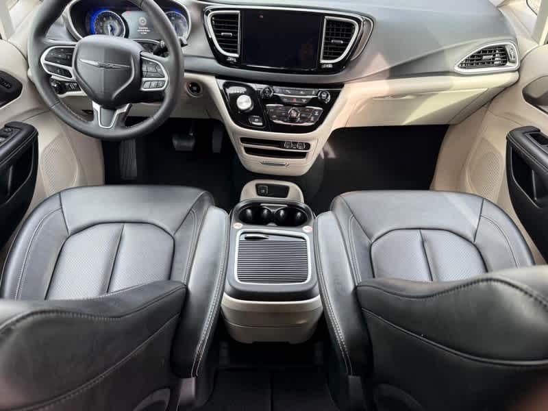 Used 2024 Chrysler Pacifica - photo 15