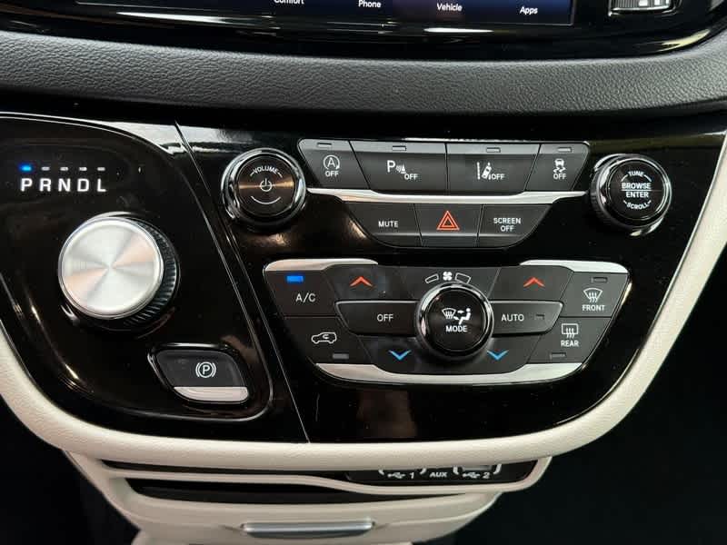 Used 2024 Chrysler Pacifica - photo 22