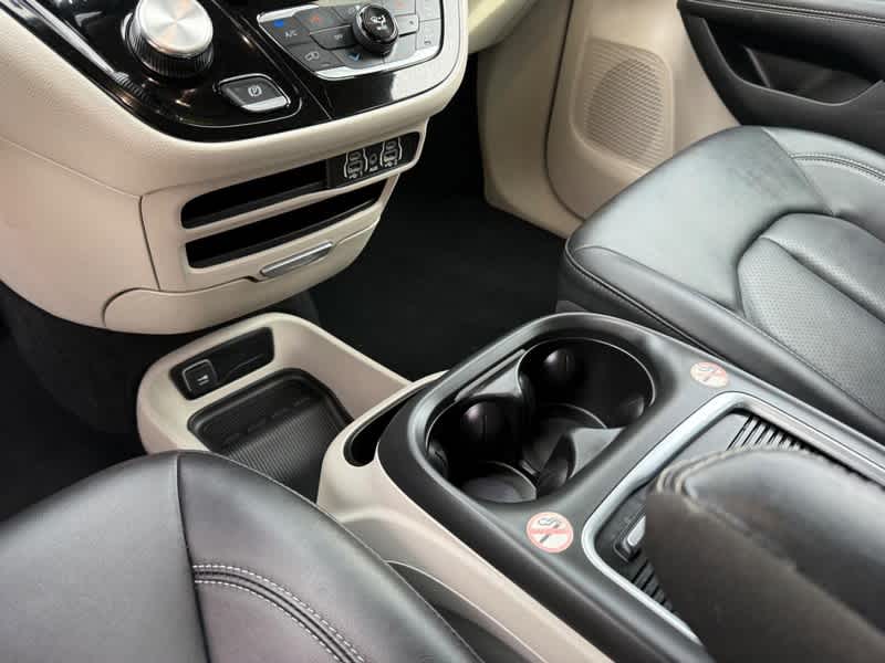 Used 2024 Chrysler Pacifica - photo 23