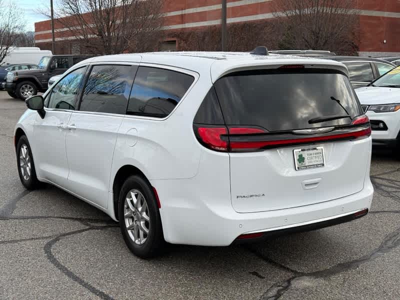 Used 2024 Chrysler Pacifica - photo 7