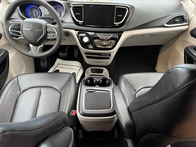 Used 2024 Chrysler Pacifica - photo 14