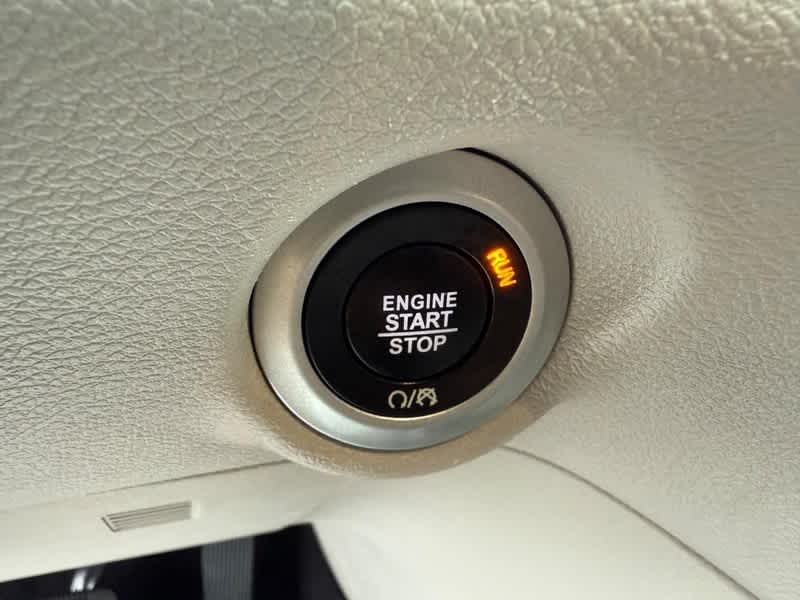 Used 2024 Chrysler Pacifica - photo 18