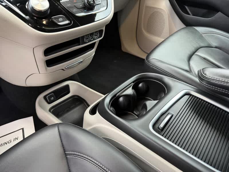 Used 2024 Chrysler Pacifica - photo 22